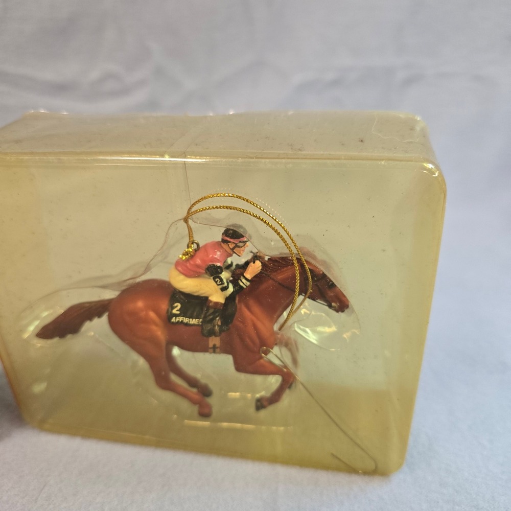 Breyer 2006 Affirmed Ornament Triple Crown Series Horse Racing 700146 Boxed - Picture 8 of 9